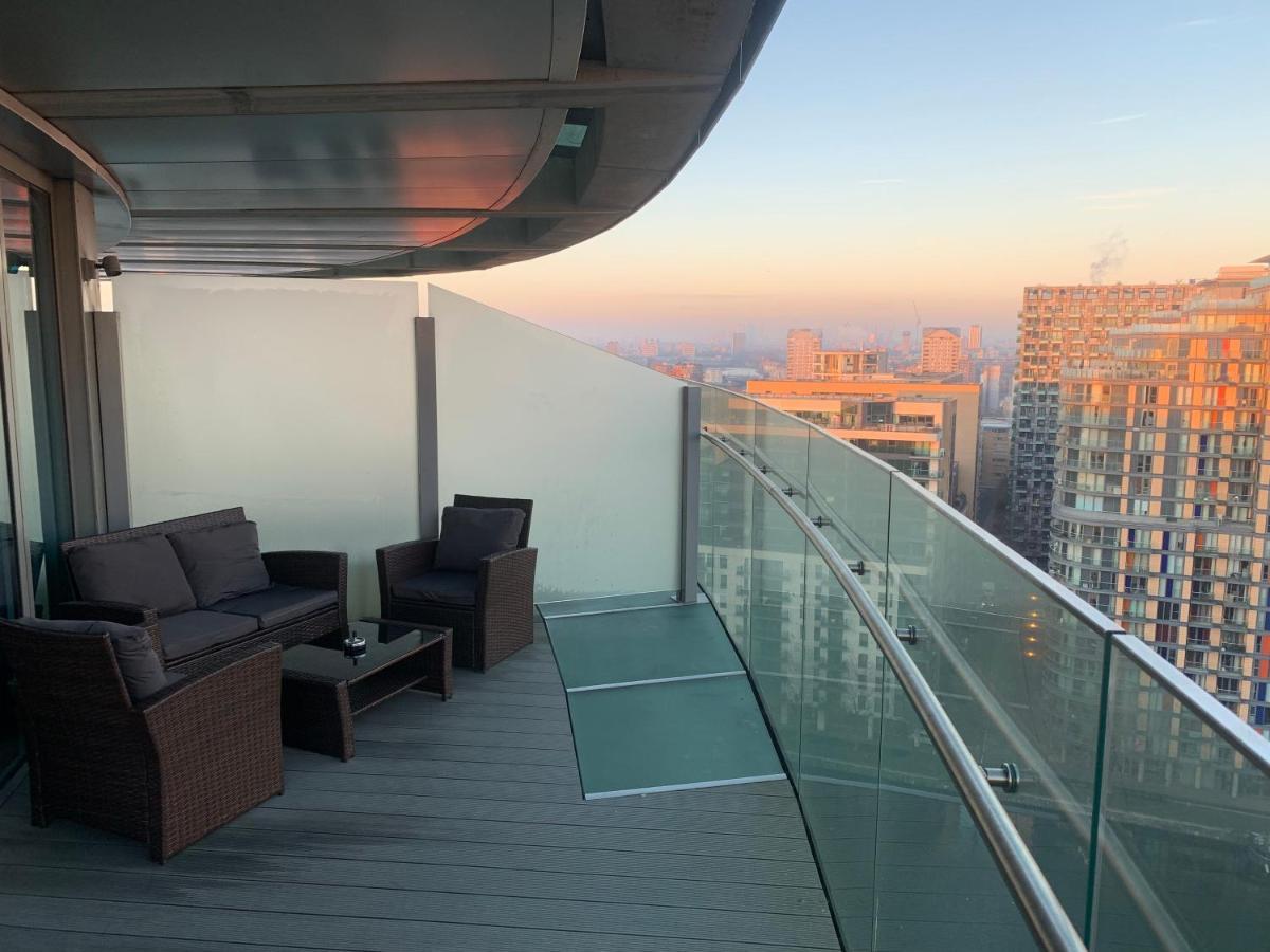 Canary Wharf Luxury Flat W/ View & Terrace London Exteriör bild